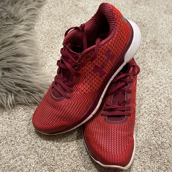 Under Armour Shoes - Under Armour athletic running shoes size 6.5